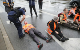 150 екоактивістів обіцяють паралізувати Варшаву в день шкільних іспитів