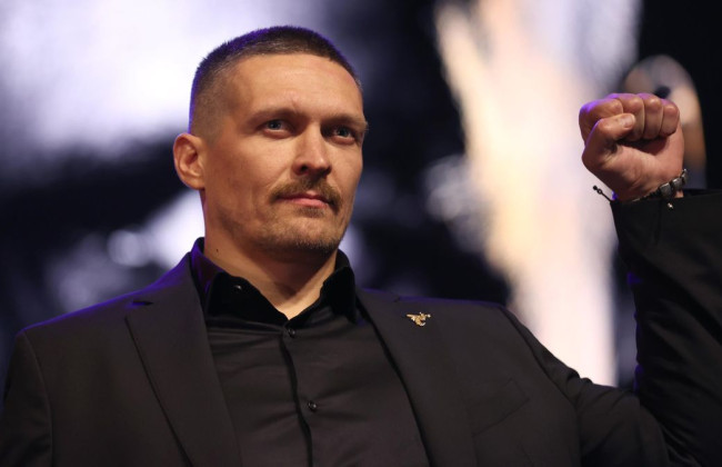 Александр Усик собирается завершить боксерскую карьеру: он сказал, что осталось два боя