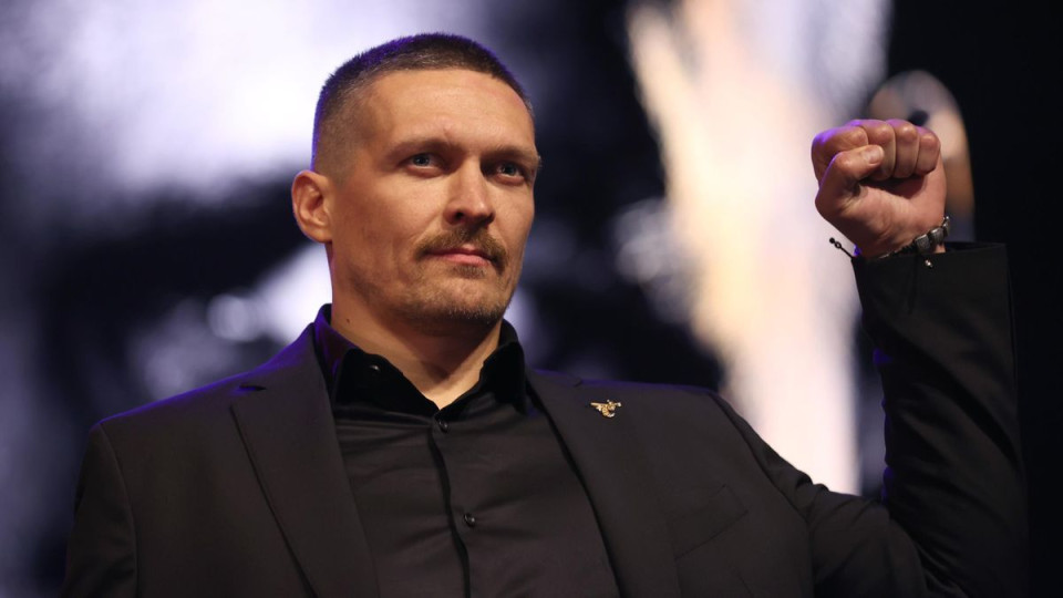 Александр Усик собирается завершить боксерскую карьеру: он сказал, что осталось два боя