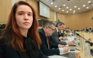 Угода про надра з США потрібна, щоб купувати зброю — Мар’яна Безугла