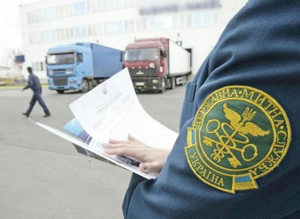 Чи потрібно сплачувати ПДВ при тимчасовому вивезенні товарів в Україну на ремонт — роз’яснення