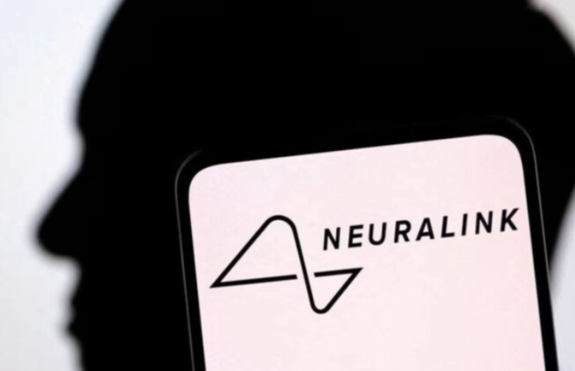 Илон Маск планирует вернуть зрение слепым — первый имплант могут установить уже в течение года