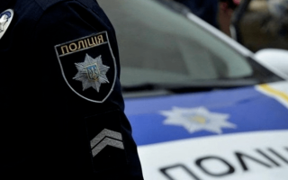 Поліція знайшла та повідомила про підозру чоловіку, який забив до смерті собаку на Закарпатті