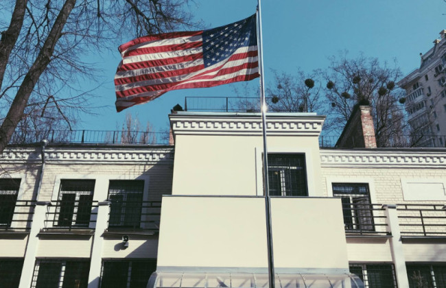 Американский дом в Киеве, приостановивший работу в феврале, возобновил деятельность