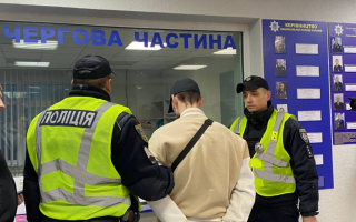 КПК не визначає обов'язковою умовою затримання особи відеофіксацію та участь захисника і понятих – Верховний Суд