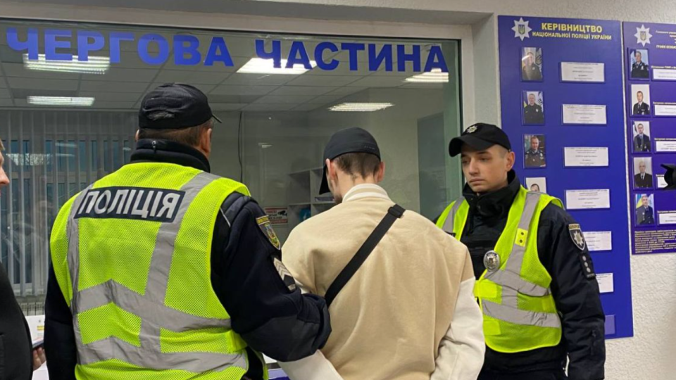 КПК не визначає обов'язковою умовою затримання особи відеофіксацію та участь захисника і понятих – Верховний Суд