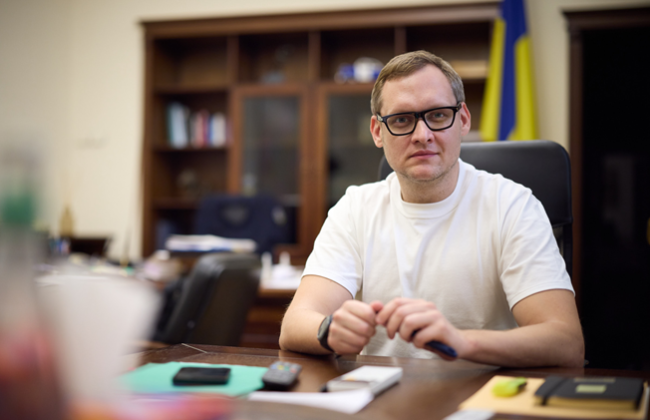 ВАКС взял под стражу экс-заместителя руководителя Офиса Президента Андрея Смирнова