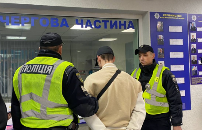 КПК не визначає обов'язковою умовою затримання особи відеофіксацію та участь захисника і понятих – Верховний Суд