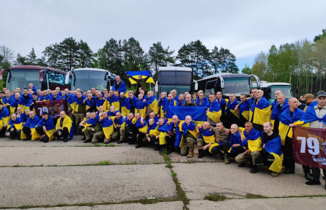 Україна повернула з російського полону 205 захисників, фото