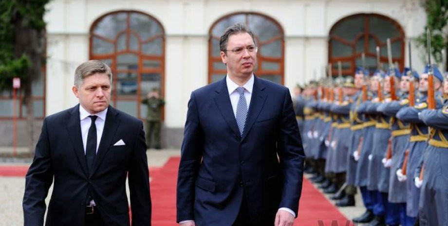 Латвія, Литва та Польща заборонили літакам Фіцо та Вучича летіти на парад до Москви через їхній повітряний простір
