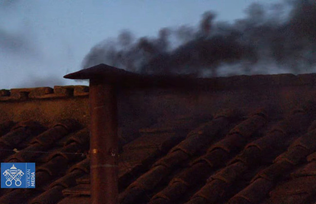 Конклав не зміг обрати нового Папу Римського з першої спроби