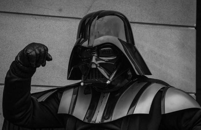 В Британии женщина получила почти 30 тысяч фунтов компенсации, потому что на работе ее сравнили с Дартом Вейдером