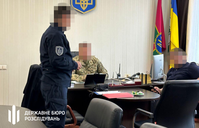 Правоохоронці затримали проректора національної військової академії Ткачука, фото