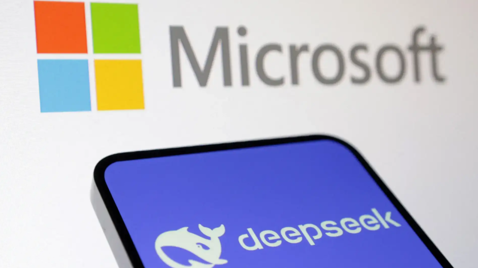 Microsoft заборонила працівникам користуватись китайським ШІ DeepSeek через ризики витоку даних