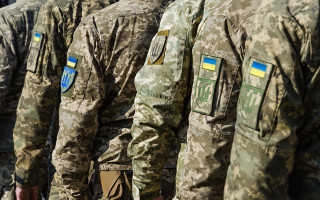 Депутаты предлагают запретить построения и массовые мероприятия с военнослужащими во время военного положения