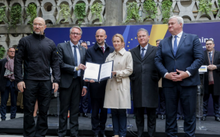 ЕС выделит 1,9 млрд евро на военную поддержку Украины, — Шмигаль