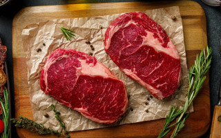 У Таїланді зафіксували спалах сибірської виразки та «лихоманки глухоти» через вживання сирого м’яса