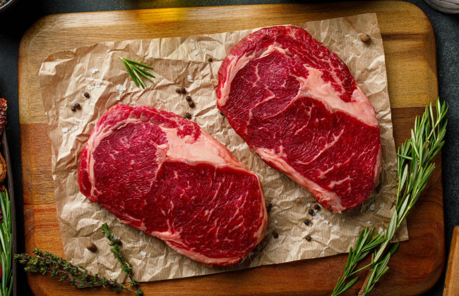 У Таїланді зафіксували спалах сибірської виразки та «лихоманки глухоти» через вживання сирого м’яса