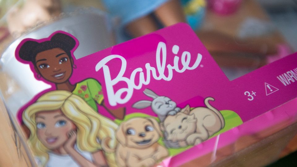 Трамп пригрозив Mattel 100% митом і заявив, що компанія не продасть у США жодної іграшки Barbie