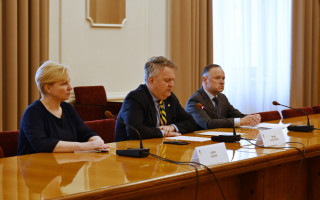 МЗС України висловило демарш країнам, чиї лідери були присутні на параді в Москві