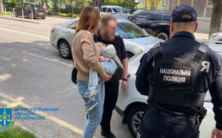 В Днепре 20-летняя женщина продала двухлетнего сына за 1 миллион гривен — ее приговорили к 8 годам