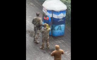 В Харькове работник ТЦК ударил парня во время мобилизационных проверок – в ТЦК дали ответ