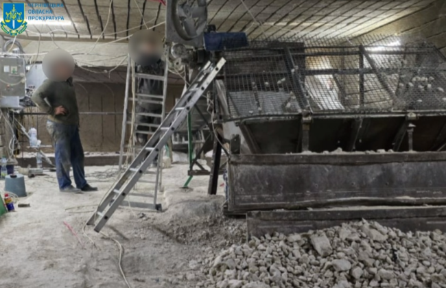 На Буковине под видом обустройства укрытия добывали известняк на миллионы гривен