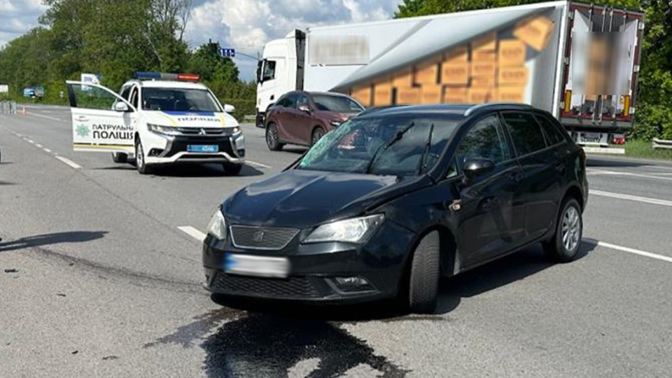 На Львовщине в ДТП пострадали двое детей – авто вылетело с дороги, фото