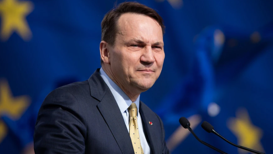 Польща закриває генконсульство РФ у Кракові через підпал торгового центру, до якого причетна Росія