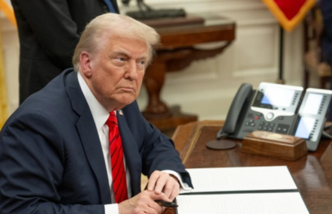 Трамп пригрозив Ірану банкрутством, якщо той відмовиться від ядерної угоди