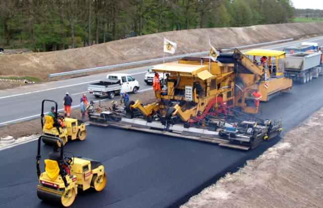 Кияни вимагають відремонтувати велопішохідну доріжку на Північному мосту