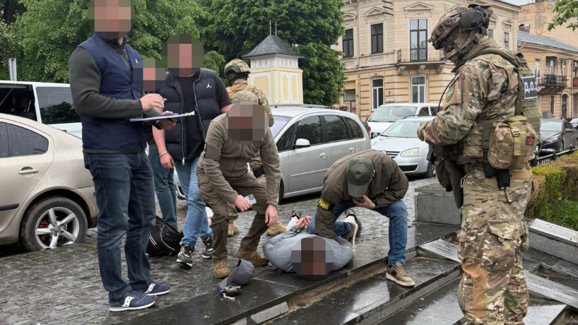 На Буковине разоблачили правоохранителя, который пытался наладить схему незаконного пересечения границы
