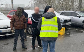В Киеве будут судить чиновника КСУ, который за $15 000 помогал уклонистам получить «бронь»