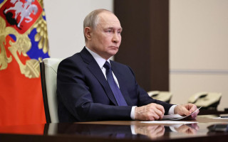Путин провел совещание с военным руководством накануне переговоров с Украиной