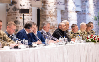 Украинская делегация на переговорах общается с российской через переводчика – СМИ