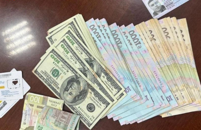 В Киеве двое иностранцев с ножом выслеживали гражданина Турции, чтобы отобрать 4500 долларов