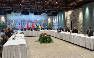 Россия выдвинула пять максималистских требований на переговорах с Украиной в Стамбуле – Bloomberg