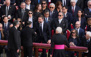 Зеленський та віцепрезидент США Венс провели робочу зустріч у Ватикані