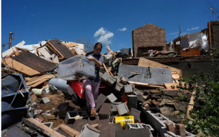 Сполучені Штати Америки накрила серія торнадо – відео