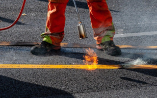 В Киеве разворовали 160 тыс грн во время ремонта асфальта во дворах