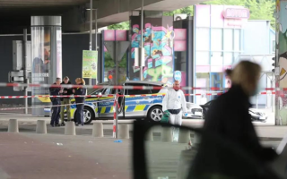 У Німеччині чоловік напав з ножем на людей на вулиці — є поранені