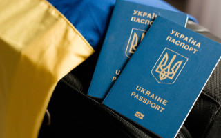 Що варто знати українцям перед виїздом за кордон на постійне місце проживання