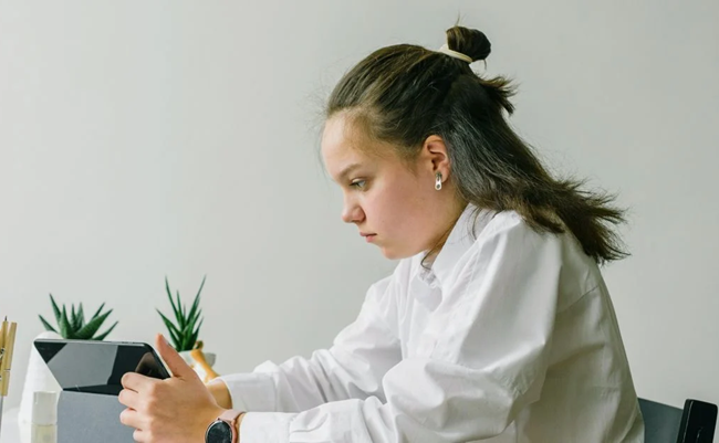 В Гоструда напомнили особенности расторжения трудового договора с несовершеннолетним работником