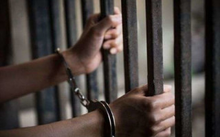 Замість лікування — продавав наркотичні препарати: на Хмельниччині ув’язнили чоловіка