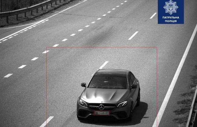 Камеры на дорогах начнут фиксировать проезд автомобилей на красный сигнал светофора