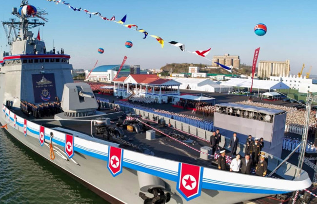 Новый эсминец КНДР неудачно спустили на воду на глазах у Ким Чен Ына