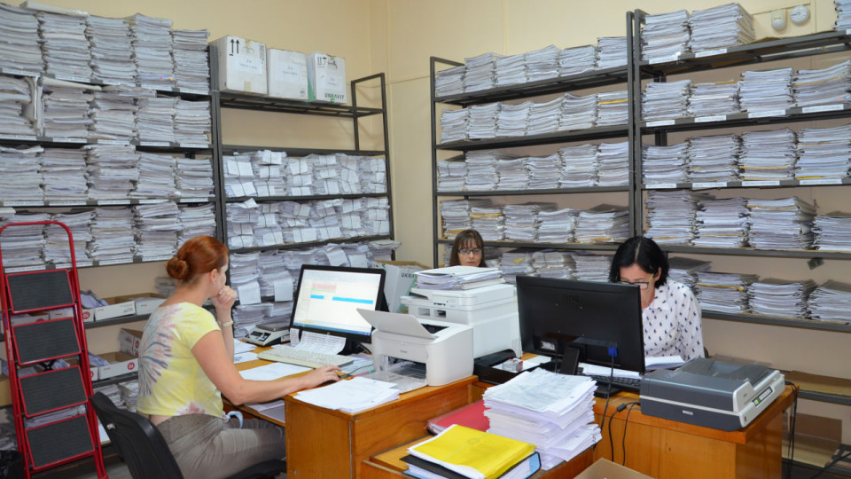 ГСА хочет платить работникам аппаратов судов гораздо больше, но пока не может – известны причины и размер новых зарплат