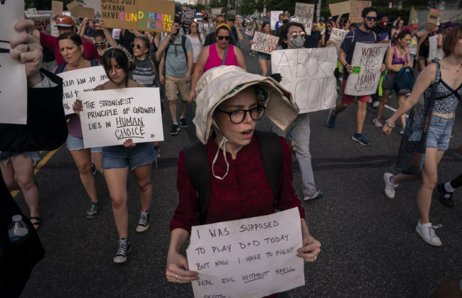 Суд в США отменил отпуска в связи с абортами работницам