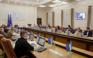 Кабмин уволил четырех членов ликвидированной Комиссии по регулированию азартных игр и лотерей