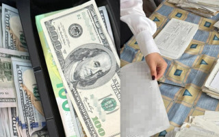 На Львівщині затримали посадовця лікарні, який заробляв на ухилянтах